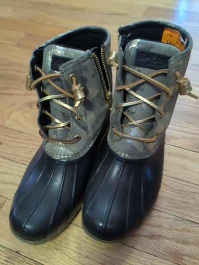 Bk  Sperry Duck Boots, 7