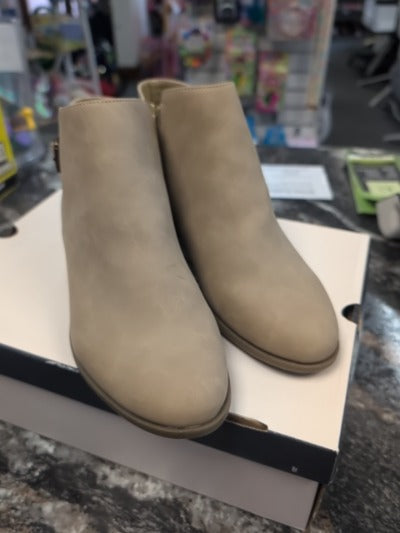 bn st johns bay boots new, 8.5
