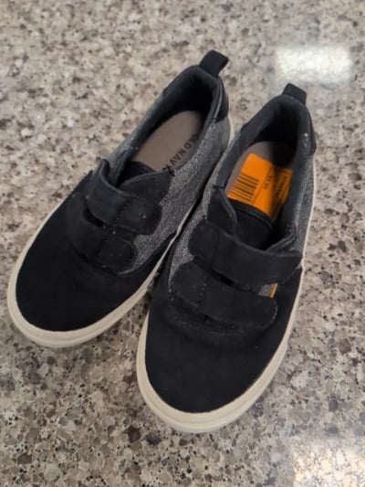 b old navy sneaker, 9