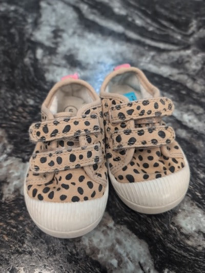 bn Cat & Jack sneaker, 5