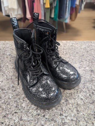 bk dr martens boots, 3
