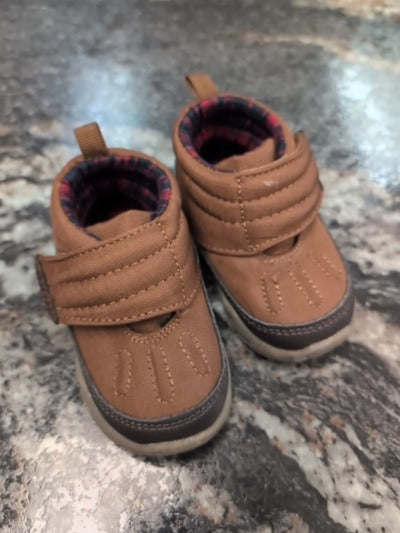 bn carters boots, 3.5