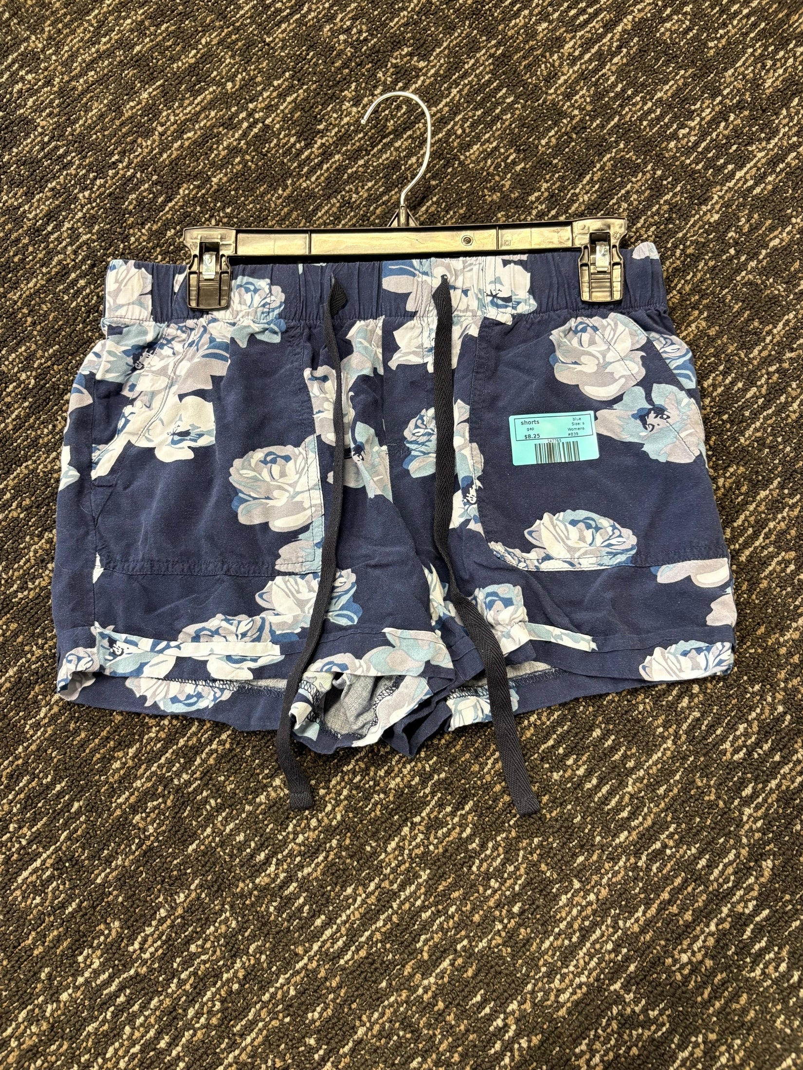 blue gap shorts, s