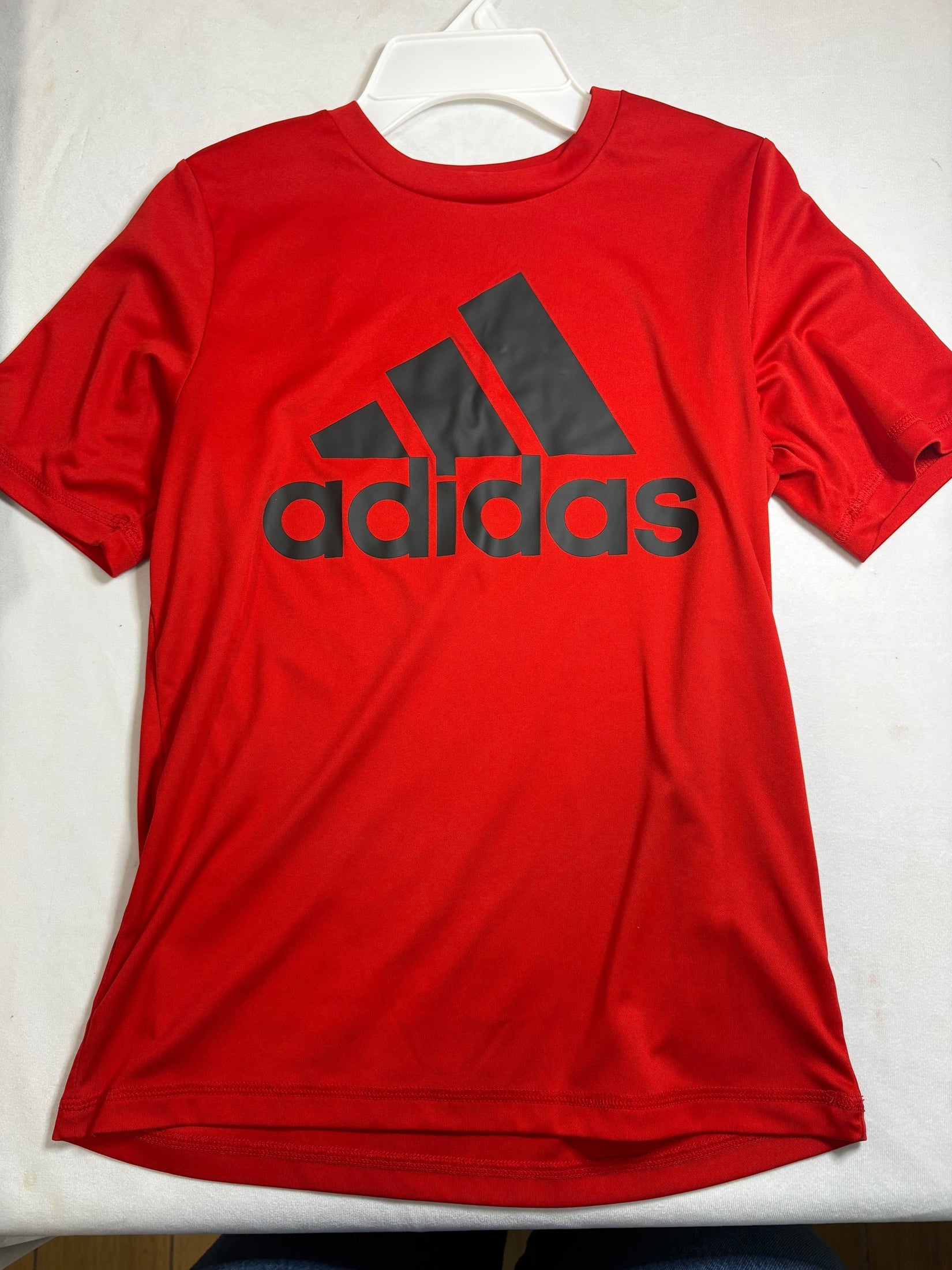 red adidas t, 8