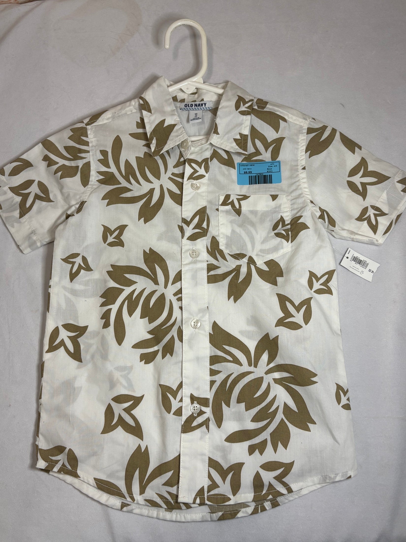 wht old navy collared t NEW, 4/5