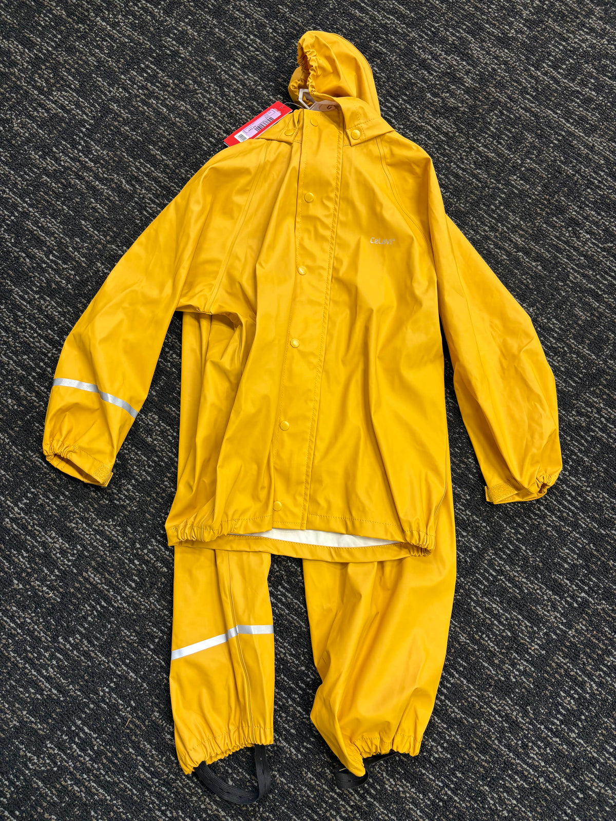 NEW yllw celavi 2 piece rain suit, 8/9
