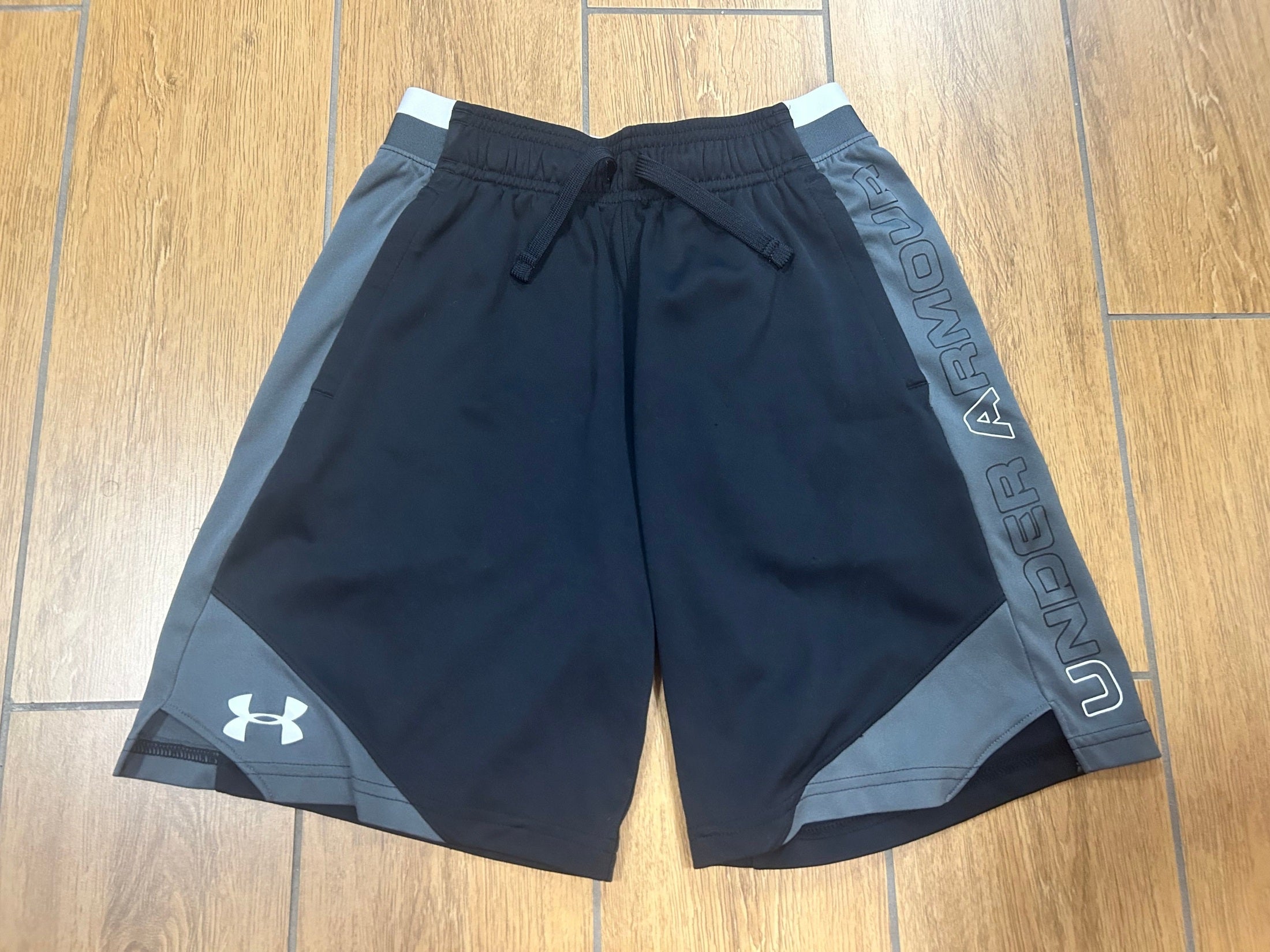 bk under armour  shorts, 10/12