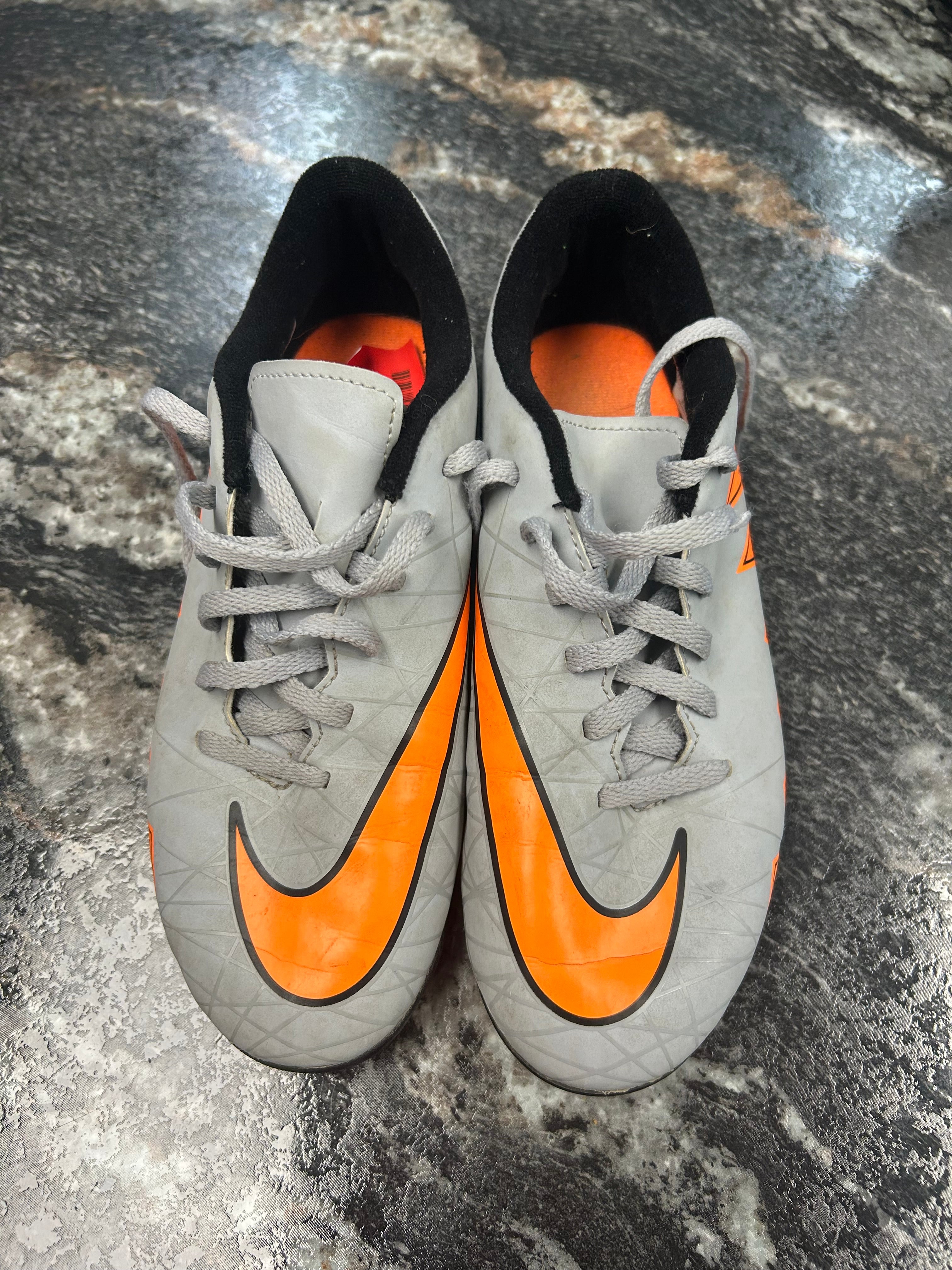 Gy  Cleats, 4