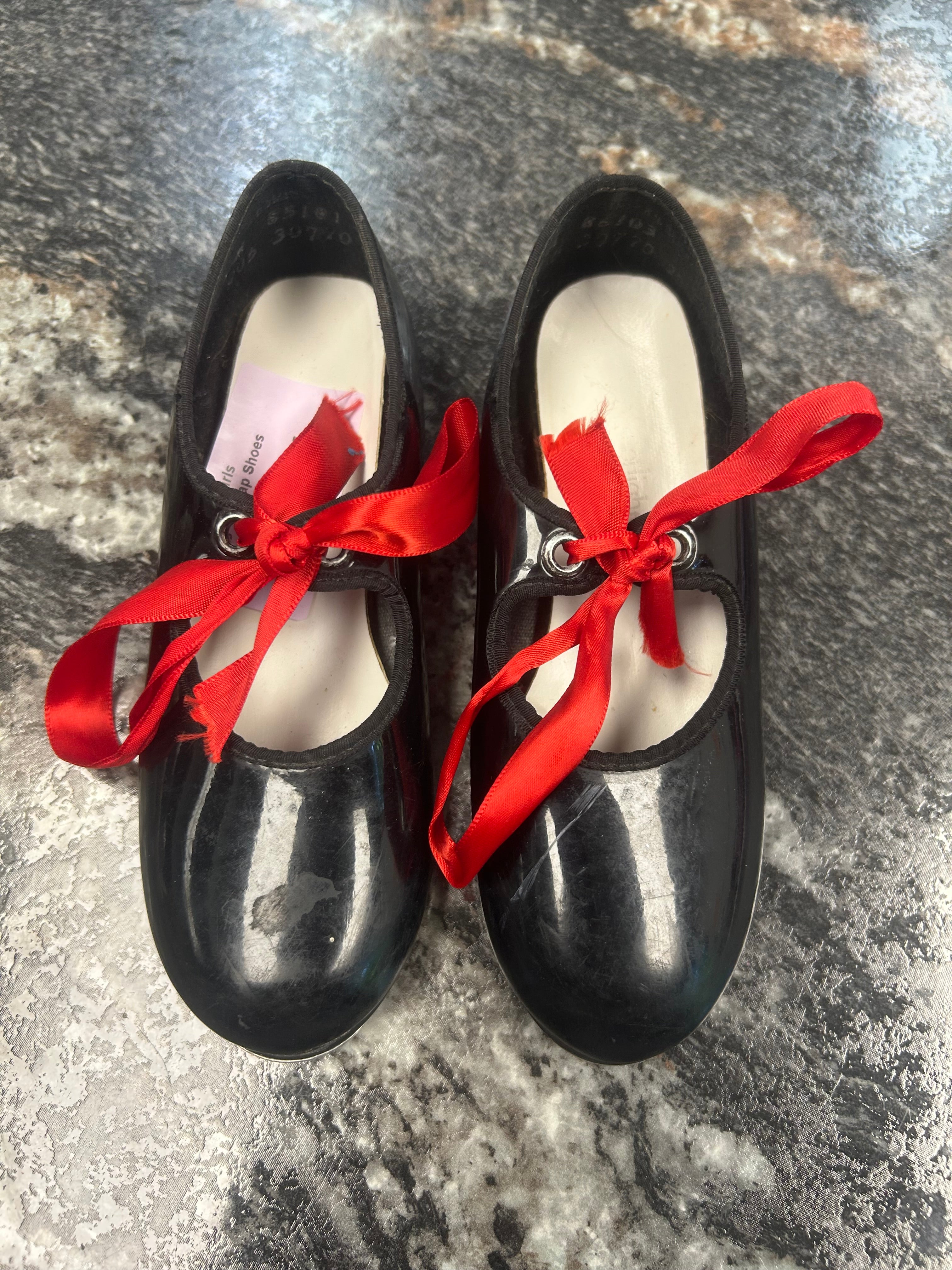 Bk  Tap Shoes, 10.5