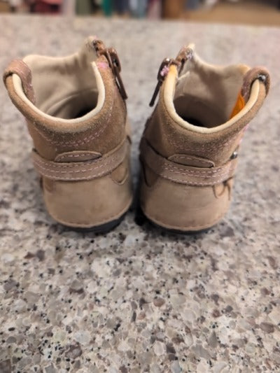 bn stride rite boots, 4w