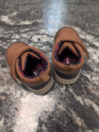 bn carters boots, 3.5