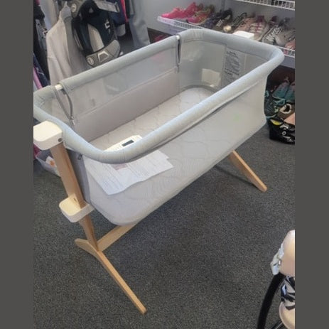 Newton Bedside Bassinet