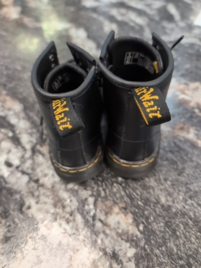 bk dr martens boots new, 10