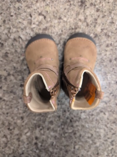 bn stride rite boots, 4w